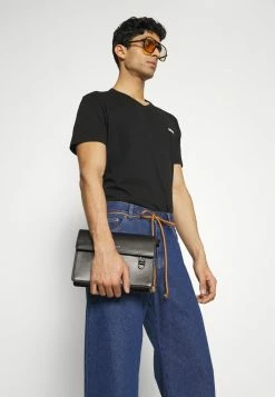 BOSS TEEVN CURVED - Print T-shirt - Black 11 BOSS TEEVN CURVED - Print T-shirt - Black -BOSS Sales Store 35a9f7be744e4626bb9468d26fc84366