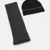 BOSS LITALO SET - Scarf - Black -BOSS Sales Store 3df0175f46e14869b63b78b0b041db6f