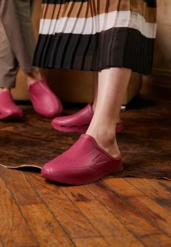 BOSS TITANIUM UNISEX - Mules - Bright Pink