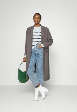 BOSS FITTINA - Jumper - White/black 9 BOSS FITTINA - Jumper - White/black -BOSS Sales Store 4d26d1ac29a743a1981488b980731430