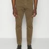 BOSS TABER - Chinos - Dark Green 1 BOSS TABER - Chinos - Dark Green -BOSS Sales Store 534bfdff1ecf4569a27d1aa5be24db37