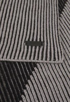 BOSS LUPI UNISEX - Foulard - Black 9 BOSS LUPI UNISEX - Foulard - Black -BOSS Sales Store a73aca8fa60a436e963f00a574e17fa8