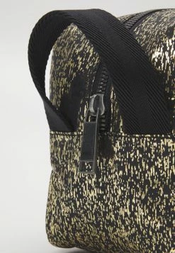 BOSS WASHBAG UNISEX - Wash Bag - Open Miscellaneous -BOSS Sales Store a8ec77096ace42fcb6aeedfe9745f13c