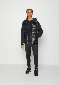 BOSS TOGN ACTIVE - Sports T-shirt - Black -BOSS Sales Store bda165fb51dc4a49b465c9390764a44b