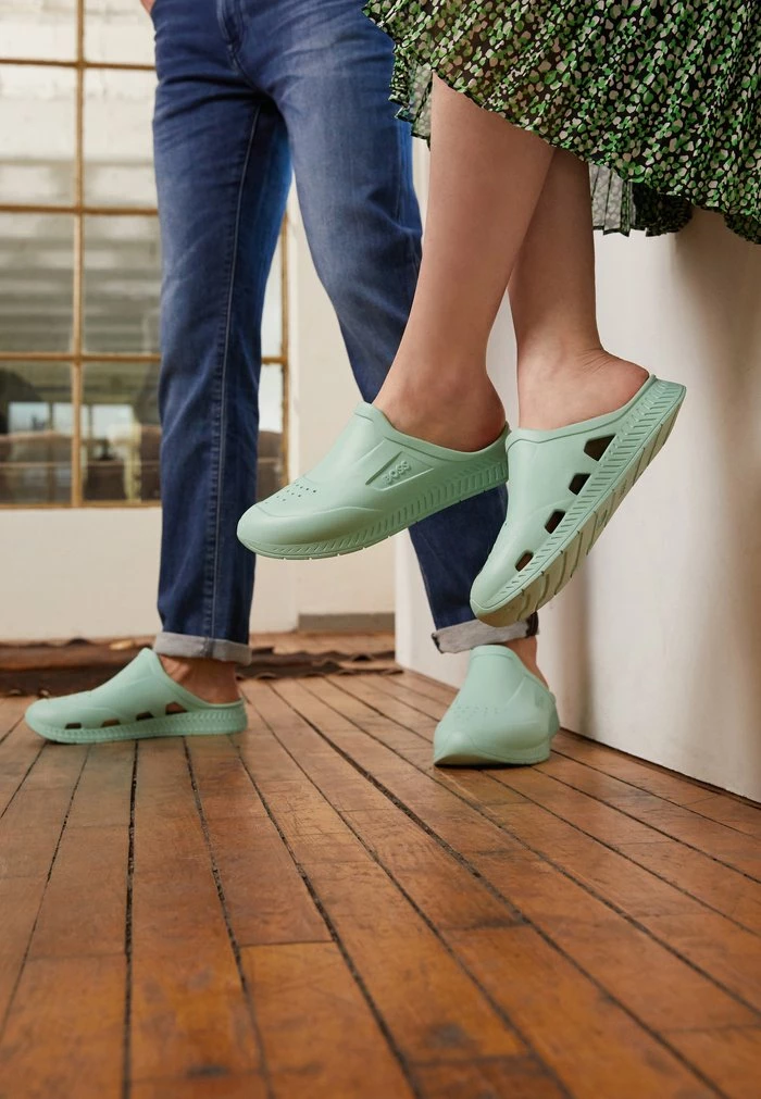 BOSS TITANIUM UNISEX - Mules - Pastel Green 3 BOSS TITANIUM UNISEX - Mules - Pastel Green