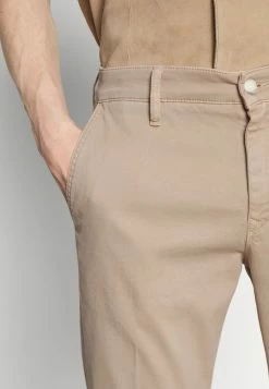 BOSS TABER - Chinos - Light Beige 11 BOSS TABER - Chinos - Light Beige -BOSS Sales Store e2504f25beb149df8d2b311048b63eec
