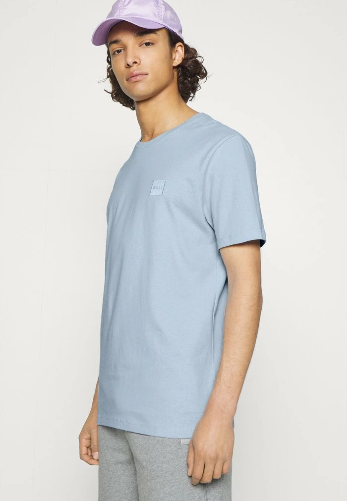 BOSS TALES - Basic T-shirt - Open Blue 7 BOSS TALES - Basic T-shirt - Open Blue - Image 5