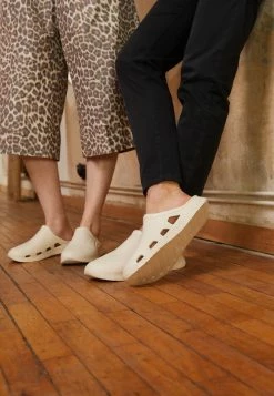 BOSS TITANIUM UNISEX - Mules - Open White 18 BOSS TITANIUM UNISEX - Mules - Open White -BOSS Sales Store fabb800b9fb3438db16595260217cb66